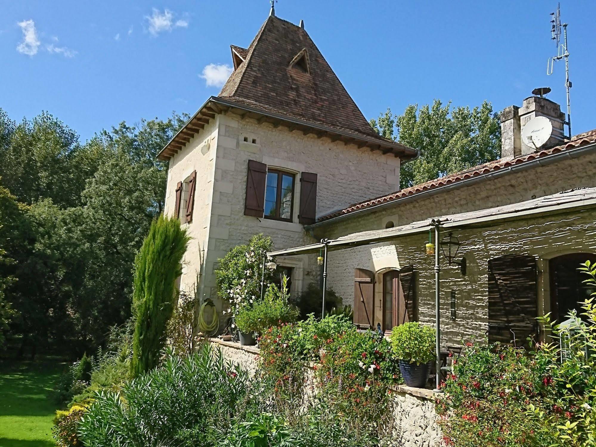 Hotel Moulin Rouhaud Montboyer Exterior foto