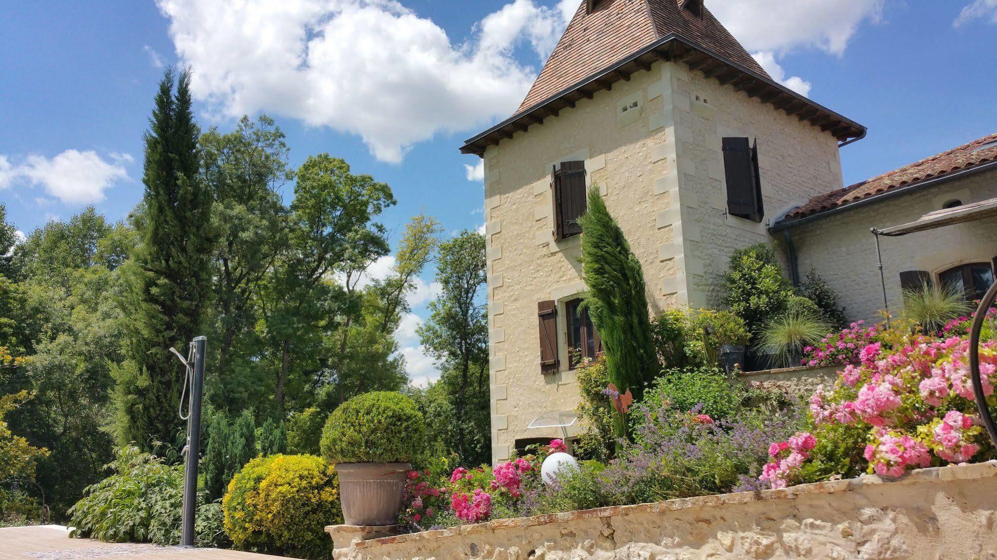 Hotel Moulin Rouhaud Montboyer Exterior foto