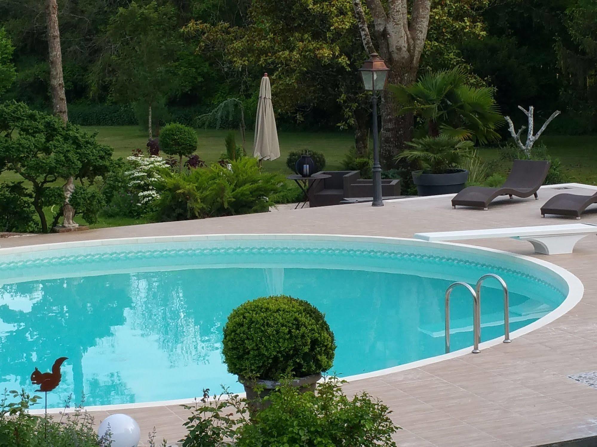 Hotel Moulin Rouhaud Montboyer Exterior foto